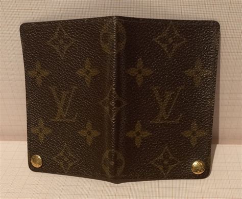 louis vuitton pasjeshouder prijs|Louis Vuitton charms card holder.